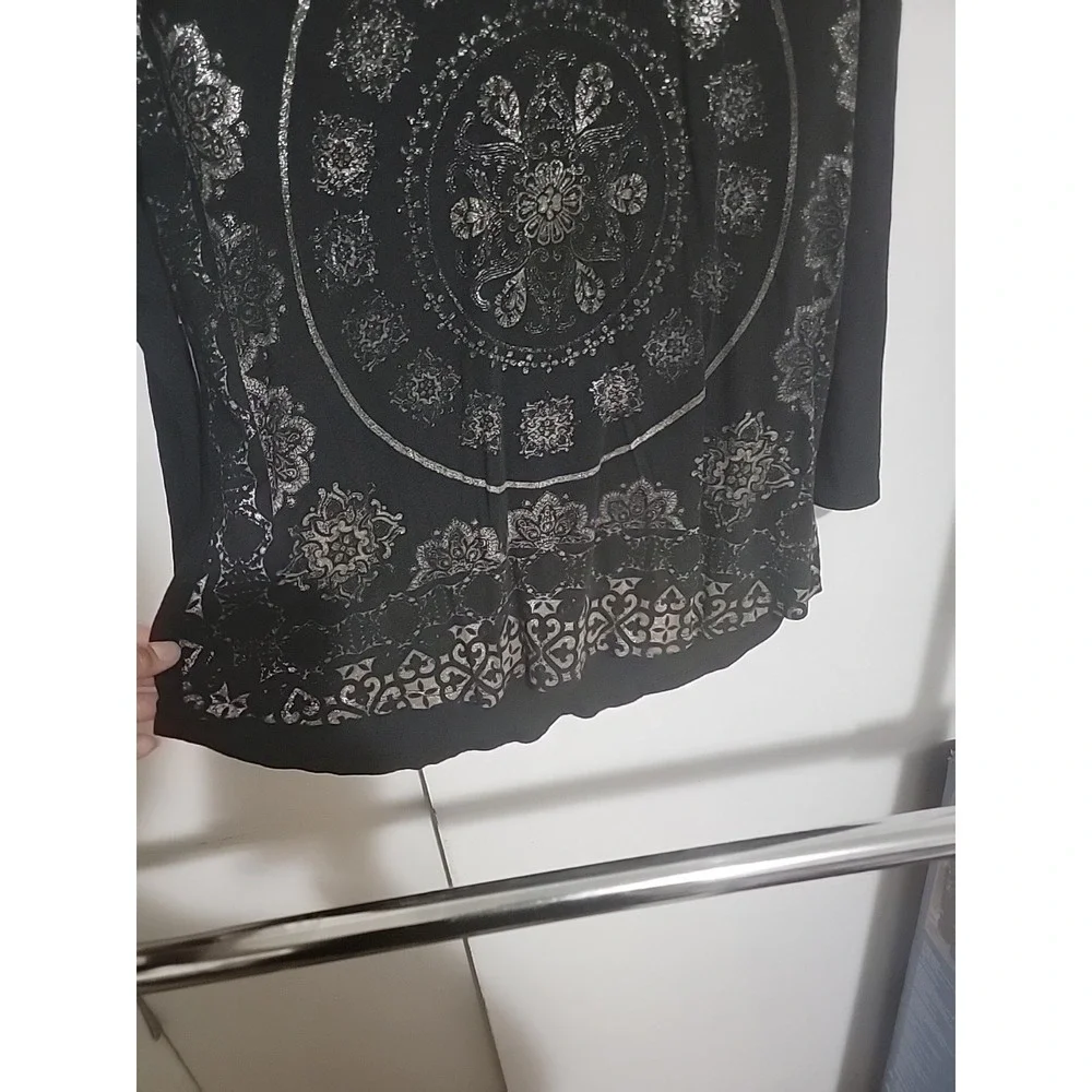 Lucky Brand Graphic Metallic Foil Circle Burst Tee‎ M